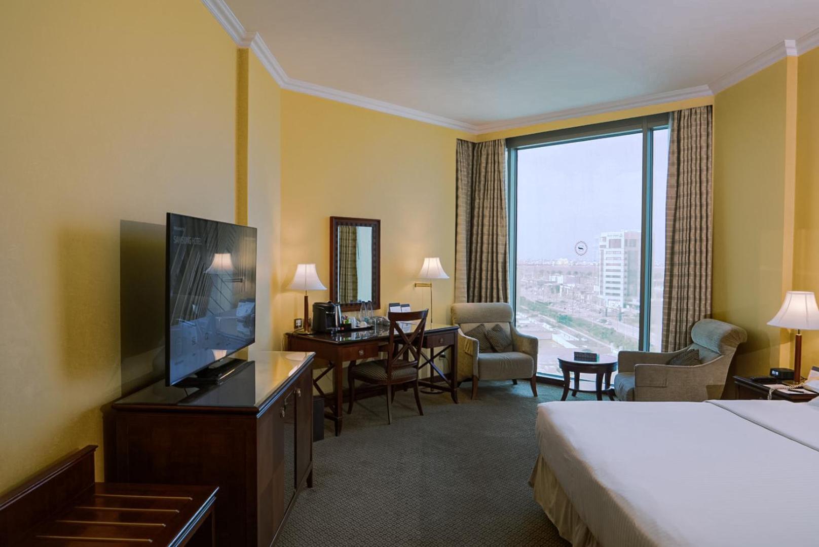 होटल Sheraton & Convention Centre