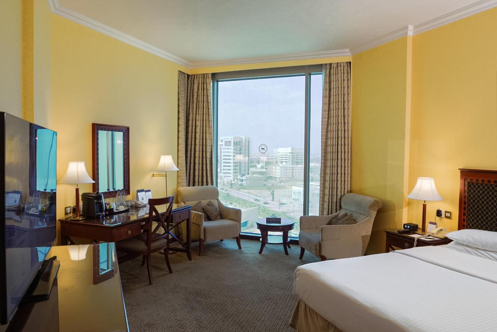 होटल Sheraton & Convention Centre 5*