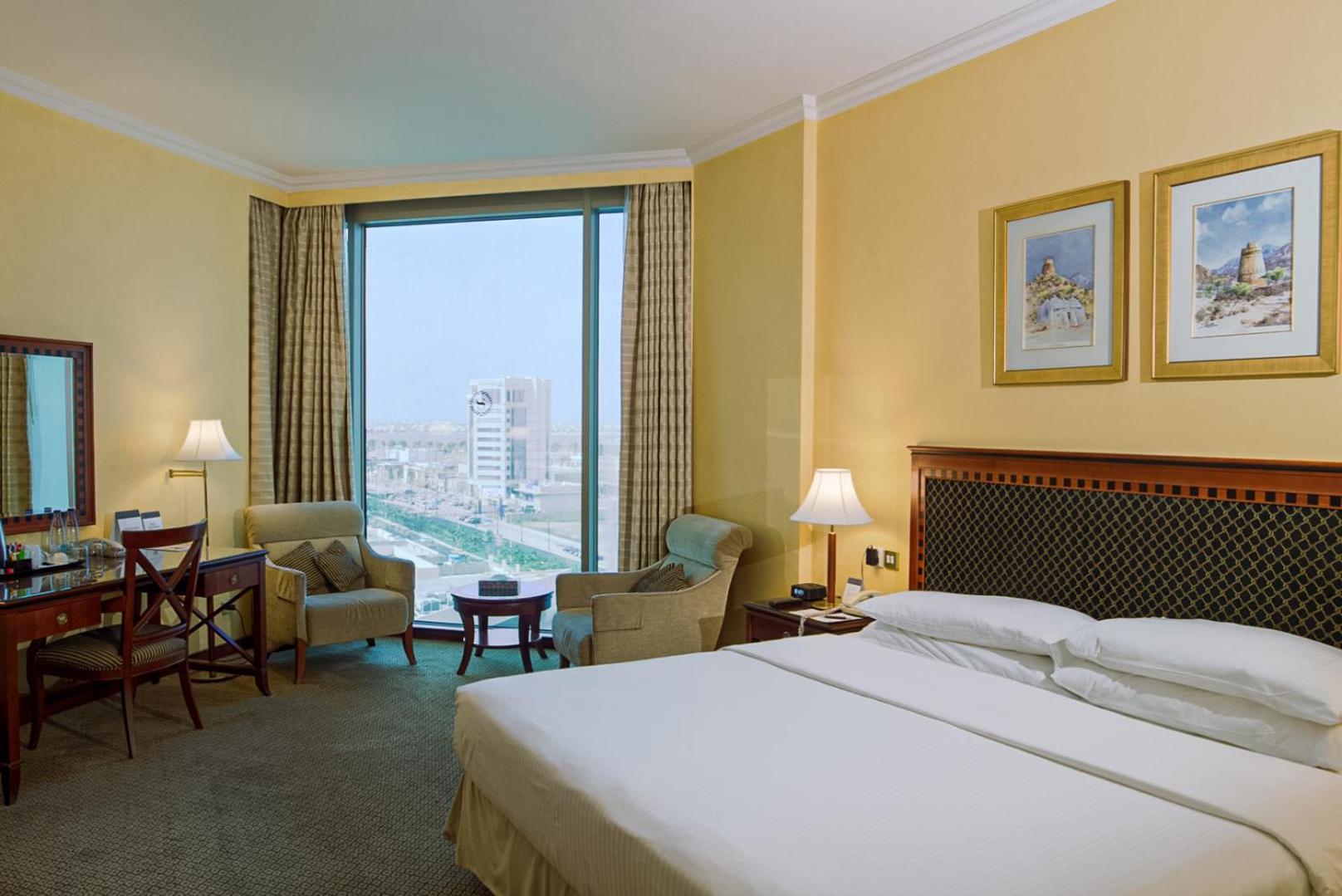Sheraton & Convention Centre Hotel