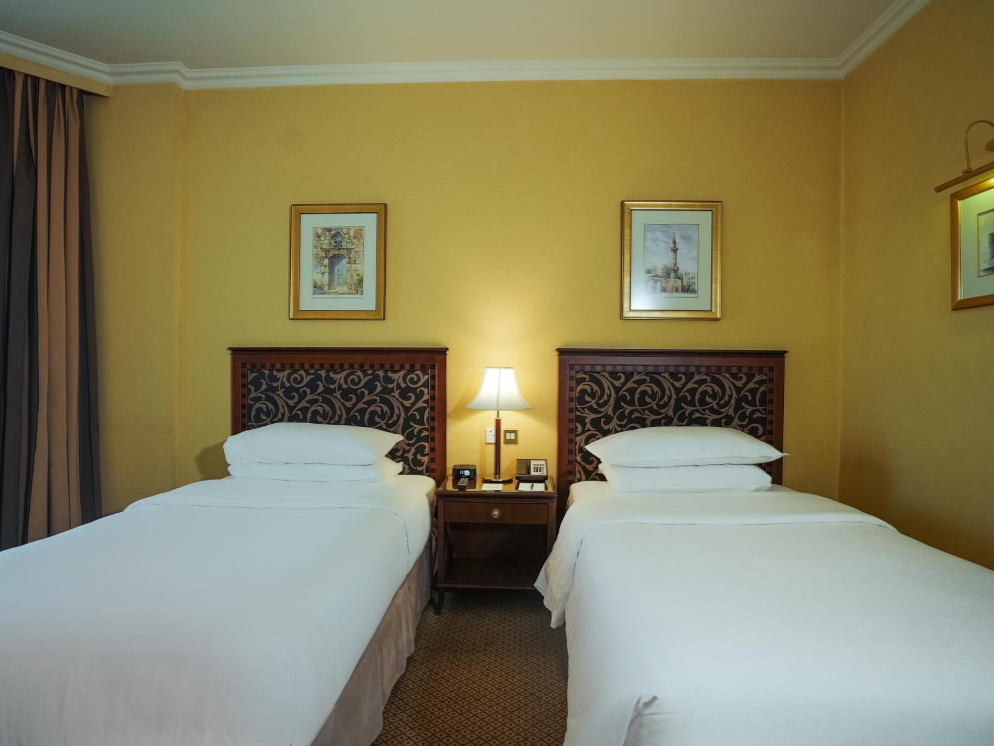 Hotel Sheraton & Convention Centre