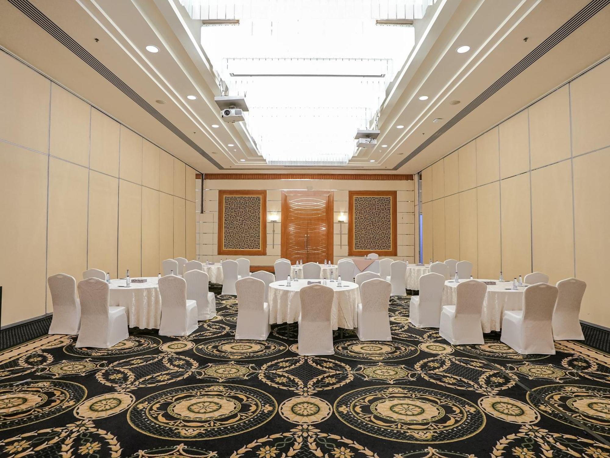 Sheraton & Convention Centre होटल Dammam