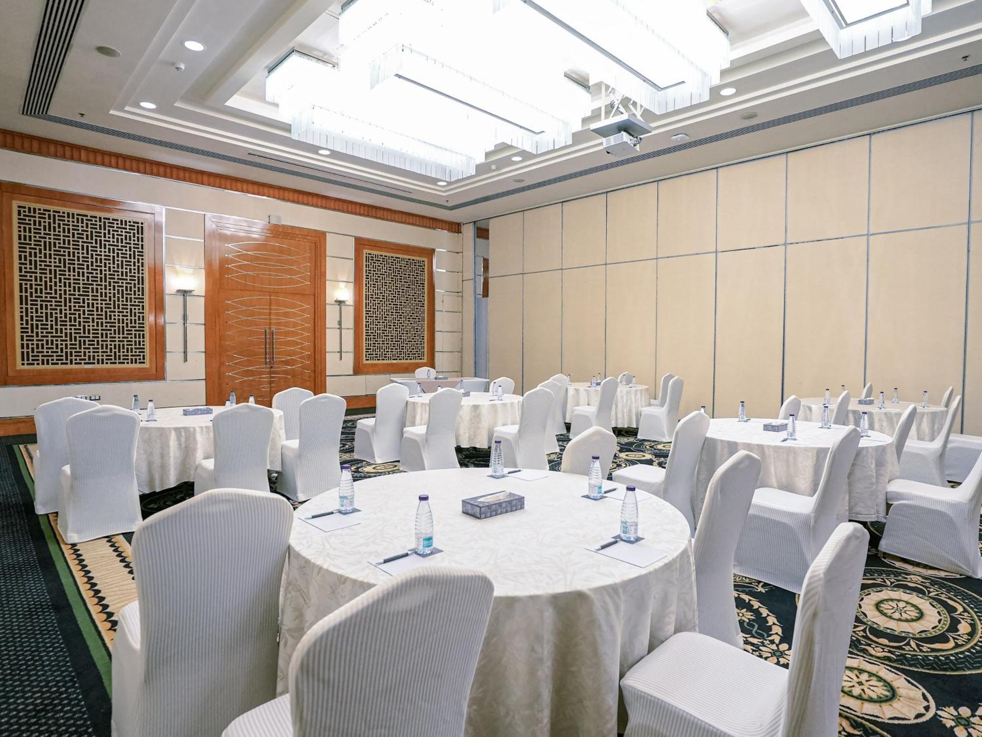 Sheraton & Convention Centre होटल Dammam