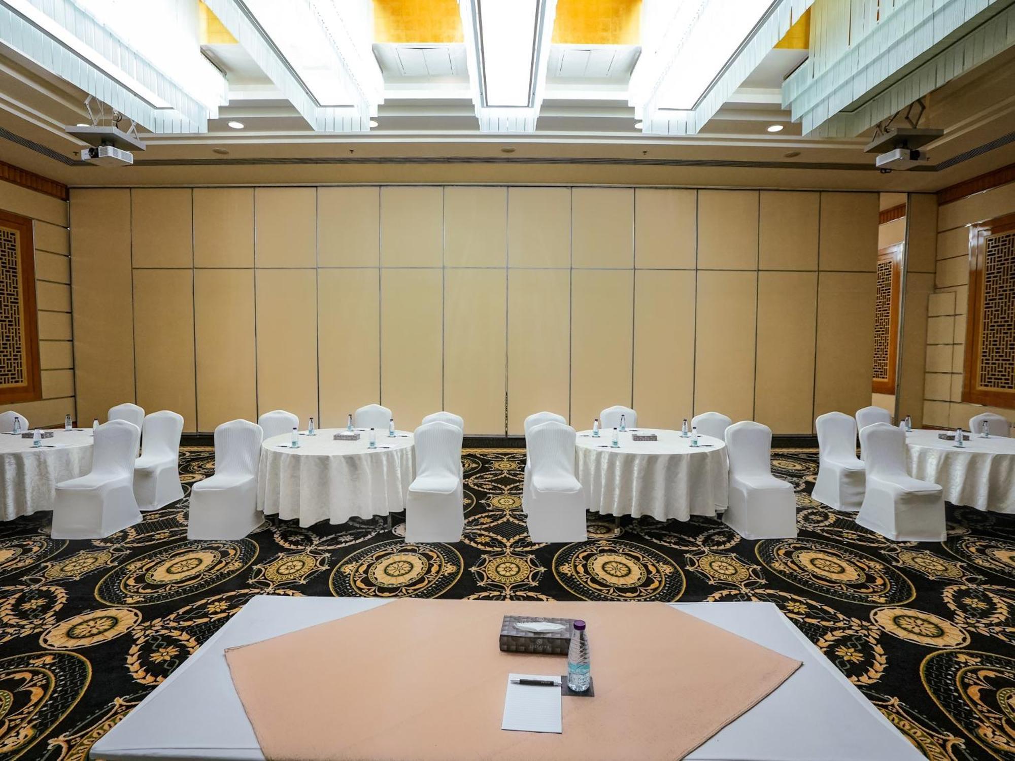 होटल Sheraton & Convention Centre Dammam