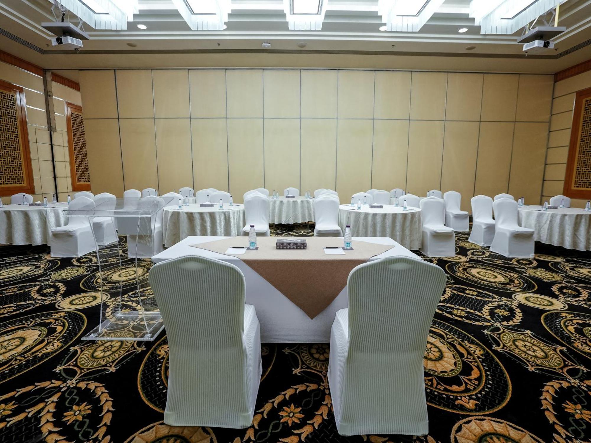Sheraton & Convention Centre 5* Dammam
